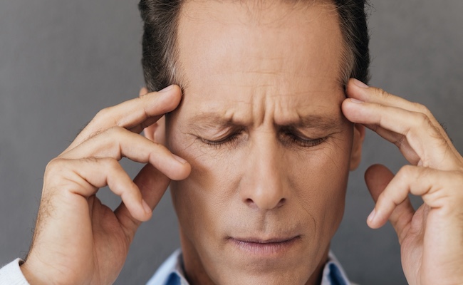 تستمر أعراض الصداع النصفي لمدة تتراوح ما بين 4 ساعات إلى 3 أيام, ويشمل الألم جانبي الرأس في حوالي ثلث الحالات