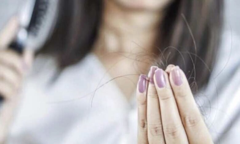 تساقط الشعر النسائي الوراثي | متى يبدأ؟ وكيف يحدث؟