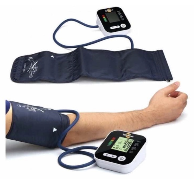 هناك أنواع عديدة من أجهزة قياس ضغط الدم التي يمكن استخدامها في المنزل بسهولة Source: genhealthcare