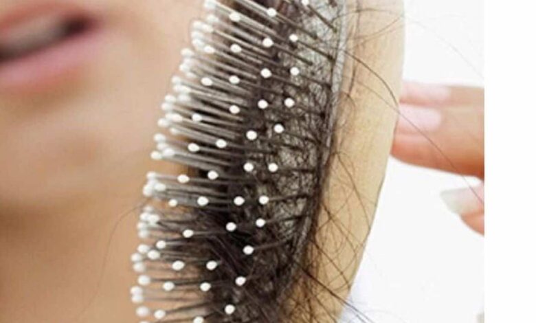 3 أنواع لتساقط الشعر بسبب التوتر: كيف تحدث وما هو الحل؟