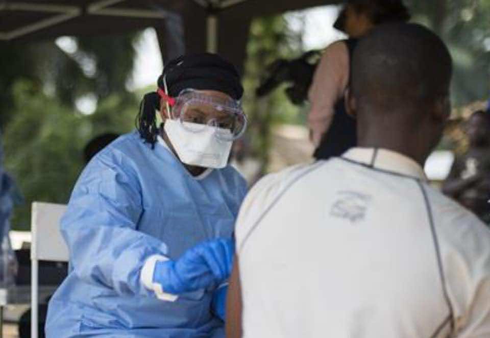 منظمة الصحة العالمية تراقب بقلق عودة انتشار فيروس إيبولا بأفريقيا.. فهل له لقاح أو علاج ناجح؟