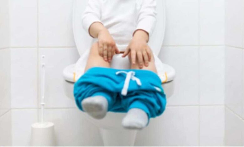 علاج الإمساك عند الأطفال بحسب توصيات الأطباء في بريطانيا