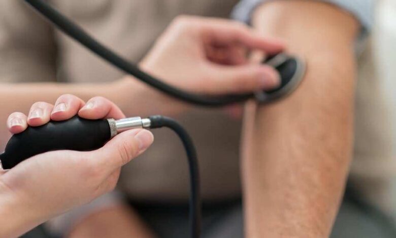 علاج ارتفاع ضغط الدم له 3 محاور رئيسية | خطة ادوية والحمية الغذائية داش دايت ونظام حياة صحي