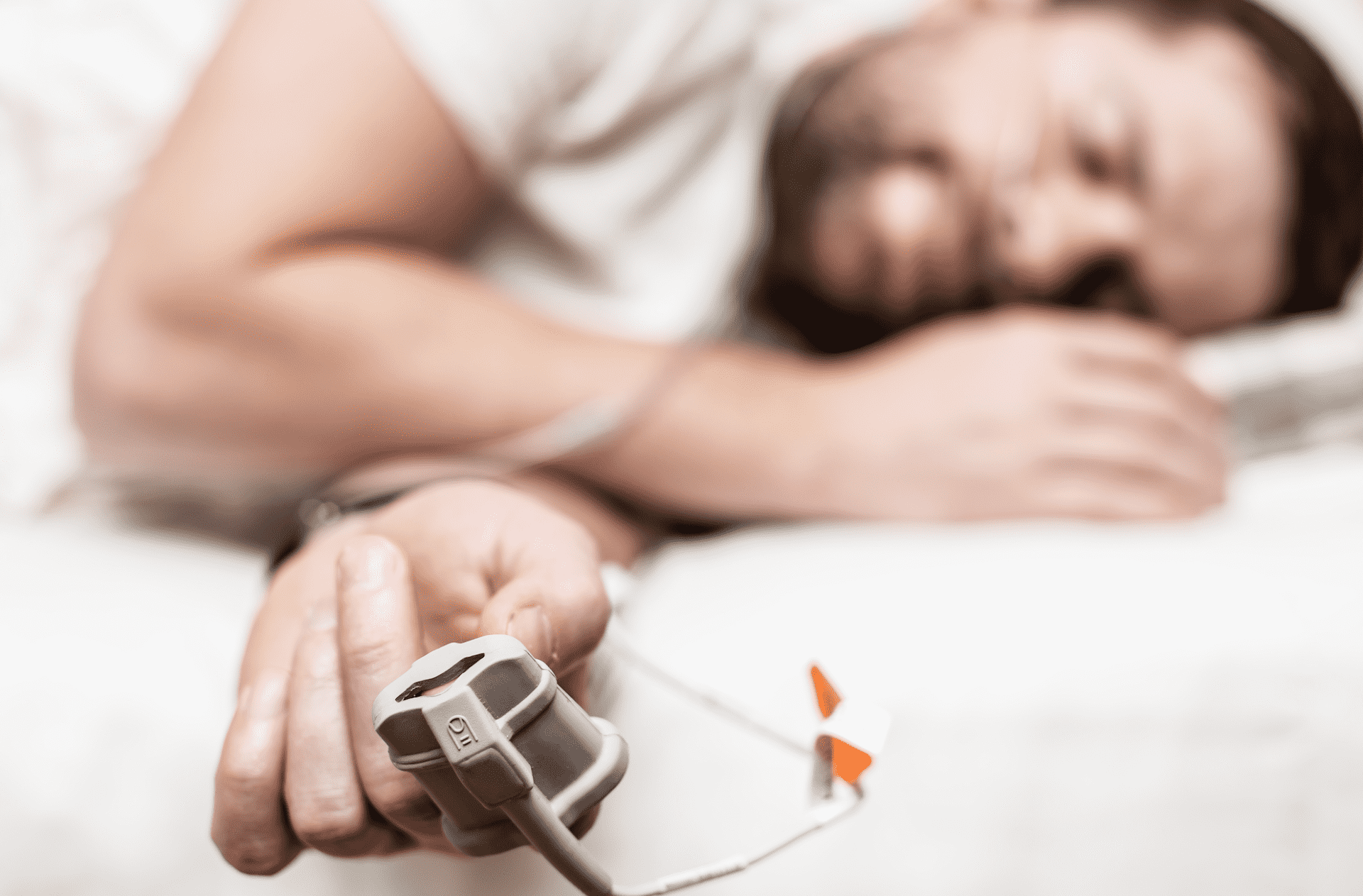 8 أعراض قد تعني أنك تعاني من توقف التنفس أثناء النوم  - انقطاع النفس النومي