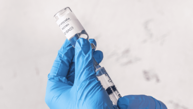 تطعيم كورونا في حالة ضعف المناعة بسبب أدوية مثل الكورتيزون أو أمراض٬ هل هو آمن؟