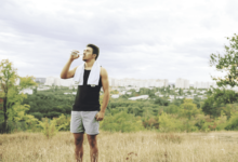 الحقيقة وراء هوس شرب الماء الزائد وارتباطه بالصحة٬ كم كوبا من الماء نحتاج يوميا؟