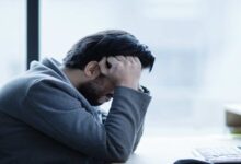 الصداع المصاحب لنزيف المخ | 6 أعراض تميزه وتستلزم اللجوء لمستشفى طواريء - نزيف الدماغ