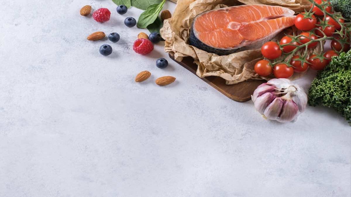 ما أهم 5 أغذية لصحة القلب؟ منها الثوم و بعض أنواع الاسماك