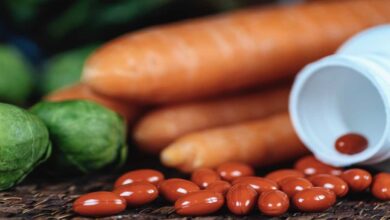 6 طرق يمكن أن تؤذيك بها حبوب الفيتامينات (المعادن والمكملات)