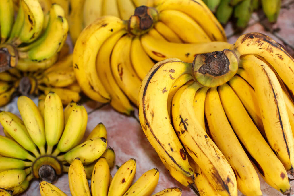 الموز الأصفر يستطيع منحنا بدفعة سريعة من الطاقة ويساعد على علاج الامساك